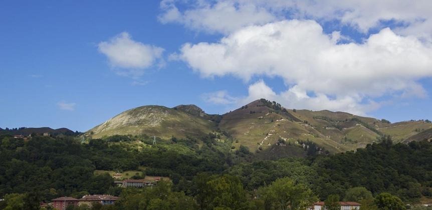 Casa La Cruz A 2Km De Onís エクステリア 写真
