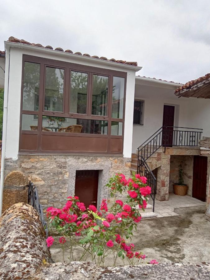 Casa La Cruz A 2Km De Onís エクステリア 写真
