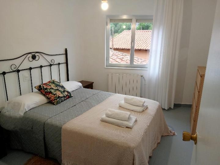 Casa La Cruz A 2Km De Onís エクステリア 写真