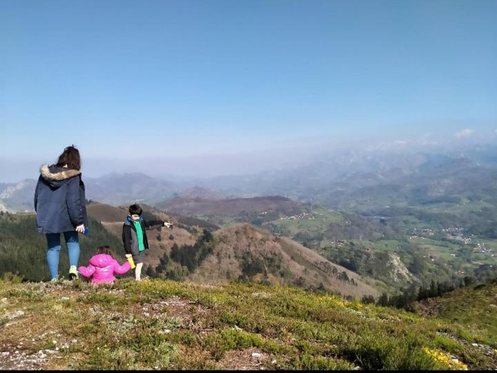 Casa La Cruz A 2Km De Onís エクステリア 写真