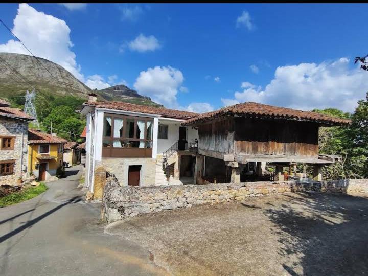Casa La Cruz A 2Km De Onís エクステリア 写真